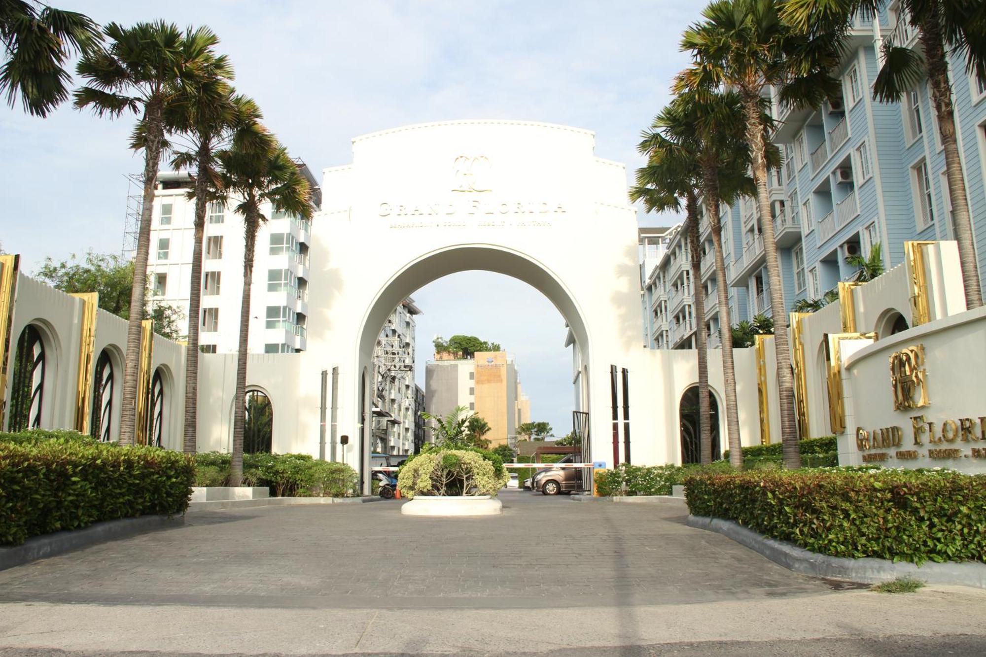 Grand Florida芭提雅带免费游泳池温泉和健身房和办公区水上花园公寓e208 Наджомтьєн Екстер'єр фото